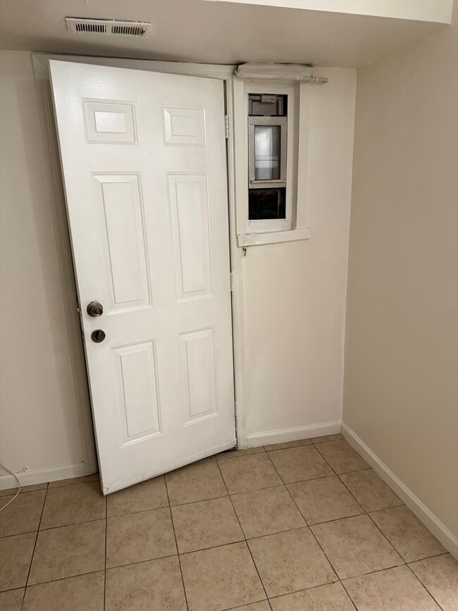 26210 149th Rd in Rosedale, NY - Foto de edificio - Building Photo