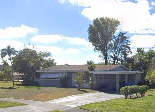 1701 NW 28th Ave in Fort Lauderdale, FL - Building Photo - Building Photo