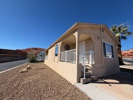 1150 W Red Hills Pkwy in Washington, UT - Building Photo