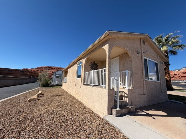 property at 1150 W Red Hills Pkwy