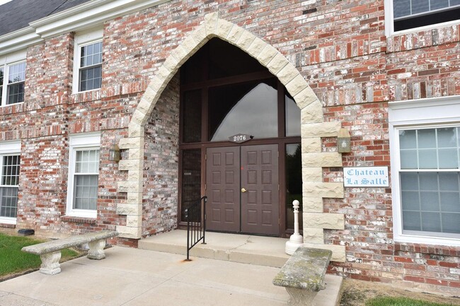 property at 2076 Chateau Ct