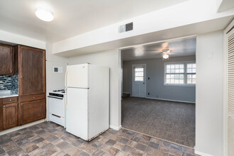 Park Lane Manor Apartments in Akron, OH - Foto de edificio - Interior Photo