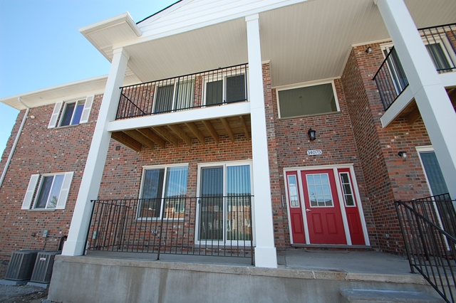 Lake Pointe Village Apartments in Plymouth, MI - Building Photo - Building Photo