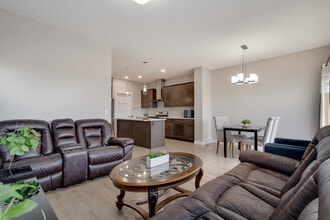 3850 Gee Cres in Regina, SK - Building Photo - Building Photo