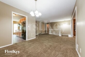8605 Maywood Ave in Raytown, MO - Building Photo - Building Photo