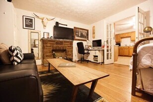 1005 Kenilworth Ave, Unit 202