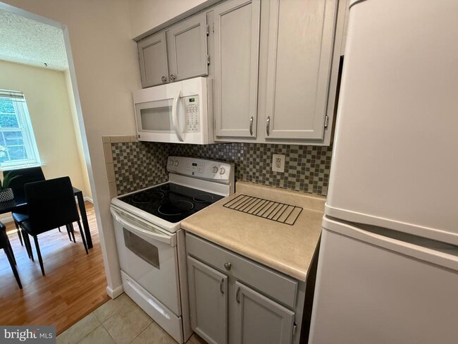 3011 Valley Dr in West Chester, PA - Building Photo - Building Photo