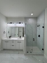 16475 Hillsborough Blvd in Port Charlotte, FL - Foto de edificio - Building Photo
