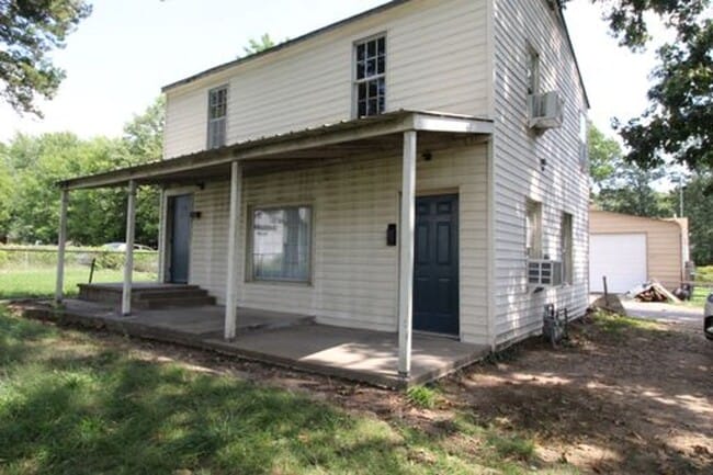 property at 904 N Grand Ave