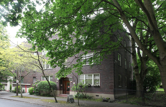 Eugene Apartments in Seattle, WA - Foto de edificio - Building Photo