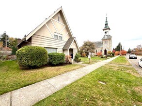 3615 N Gove St in Tacoma, WA - Building Photo - Building Photo