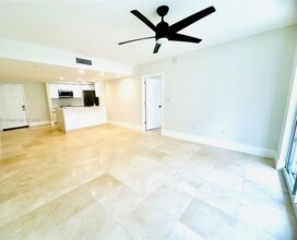 2017 S Ocean Dr in Hallandale Beach, FL - Building Photo - Building Photo