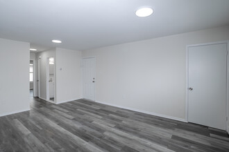 Lagoon Living in Atlantic City, NJ - Building Photo - Interior Photo