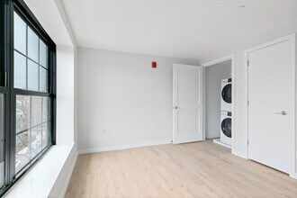 22 Soden St, Unit 306 in Cambridge, MA - Building Photo - Building Photo