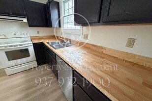 518 Regal Ave in West Carrollton, OH - Building Photo