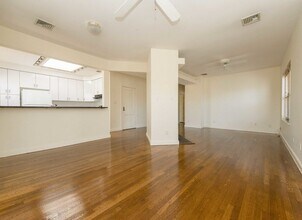 344 Harvard St, Unit 3 in Brookline, MA - Foto de edificio - Building Photo