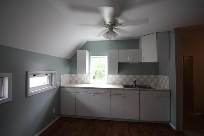 property at 718 Butterworth St SW