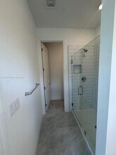 750 NW 82nd Ter in Plantation, FL - Foto de edificio - Building Photo