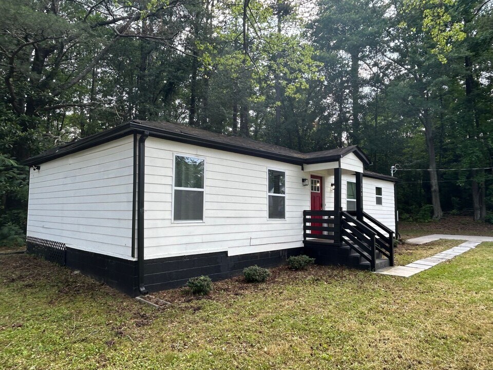 125 Clayton St in Fairburn, GA - Building Photo