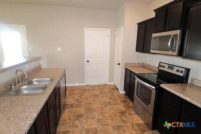 7301 Oliver Loving Dr in Killeen, TX - Foto de edificio - Building Photo