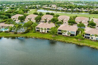 3120 Meandering Way in Ft. Myers, FL - Building Photo - Building Photo