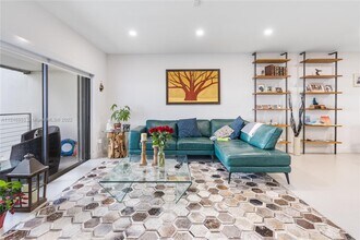 166 Harbor Dr-Unit -13C in Key Biscayne, FL - Building Photo - Building Photo