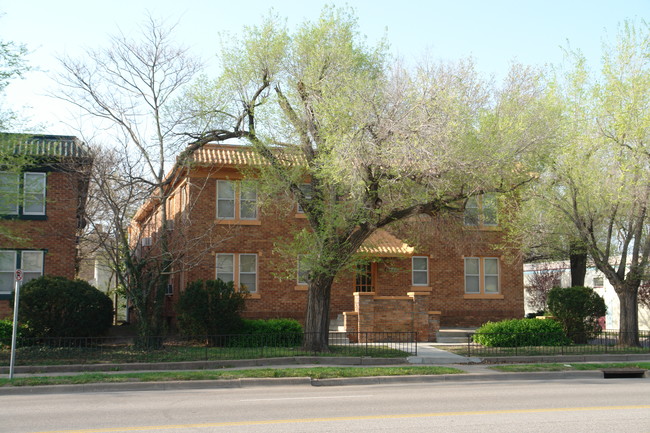 Gainesborough in Wichita, KS - Foto de edificio - Building Photo