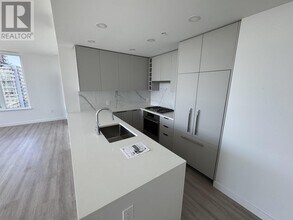 823 Carnarvon St in New Westminster, BC - Building Photo - Building Photo