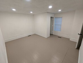 1323 Oak St in Parkersburg, WV - Foto de edificio - Building Photo