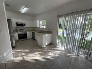 9363 SW 219th St in Cutler Bay, FL - Building Photo - Building Photo