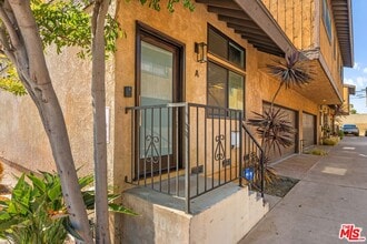 4069 W Rosecrans Ave in Hawthorne, CA - Building Photo - Building Photo