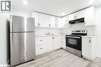 265 W 19th St in Hamilton, ON - Building Photo - Building Photo