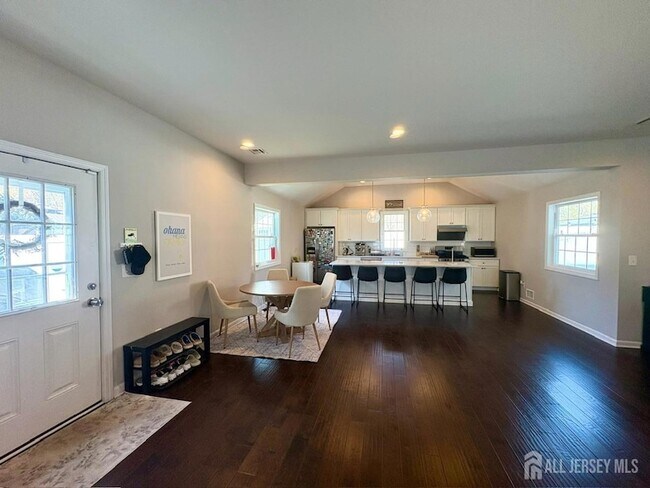 39 Caldwell Rd in Edison, NJ - Building Photo - Building Photo