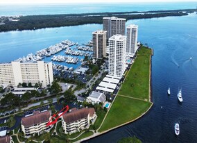 1117 Marine Way E in North Palm Beach, FL - Building Photo