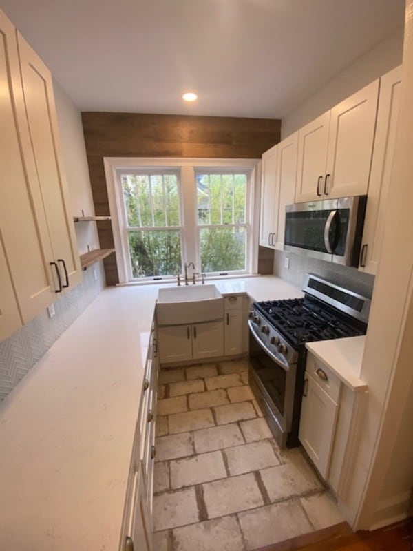 property at 2738 Riverside Ave