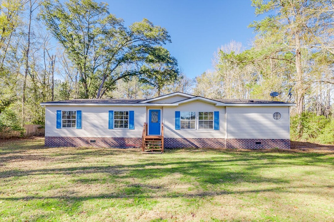 1490 Low Ground Rd in Guyton, GA - Building Photo