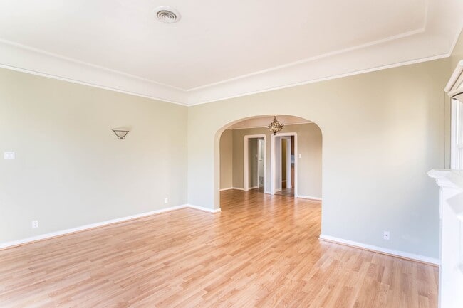 327 1/2 N Stanley Ave in Los Angeles, CA - Building Photo - Building Photo