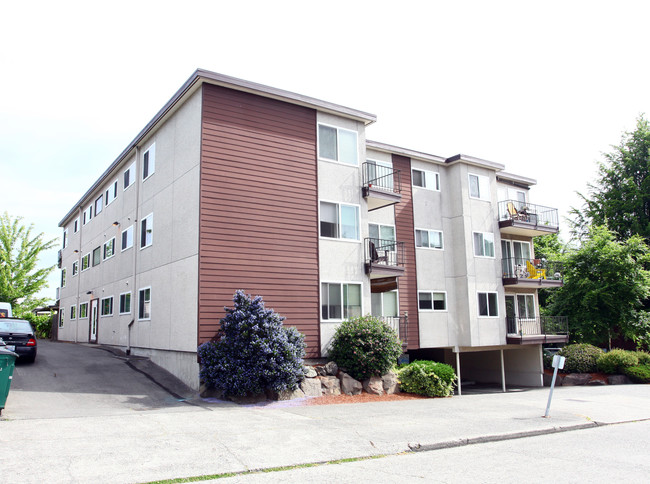 Sandra Apartments in Seattle, WA - Building Photo - Building Photo