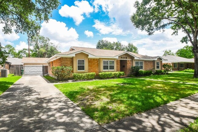5238 Valkeith Dr in Houston, TX - Building Photo - Building Photo