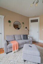 621 Dennison Ave in Columbus, OH - Foto de edificio - Building Photo
