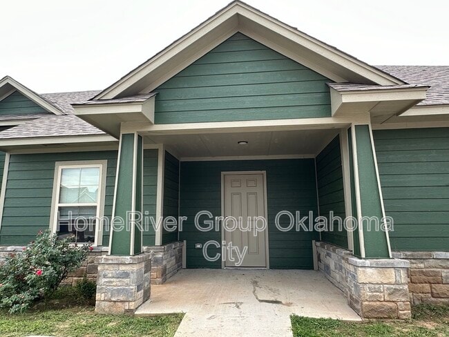 property at 916 SW 91st St