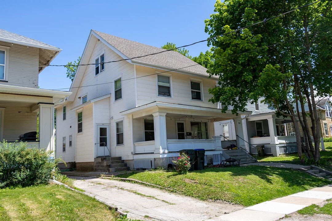 314 S Governor St in Iowa City, IA - Building Photo