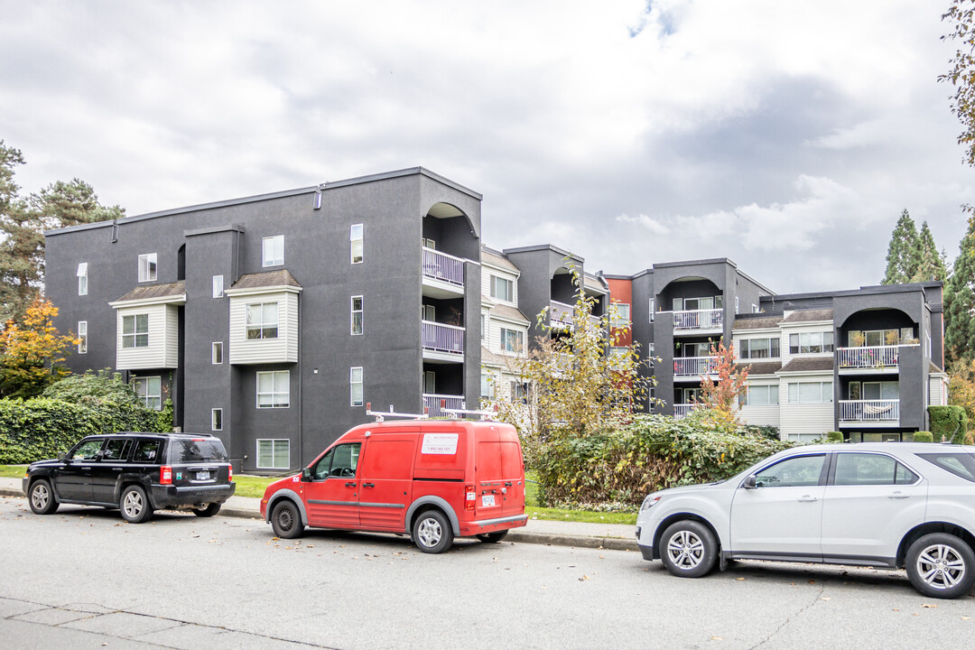 Langley Village in Langley, BC - Building Photo