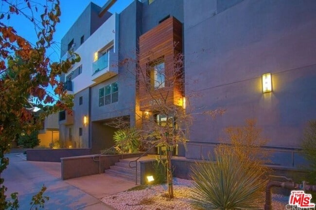 property at 11925 Kling St