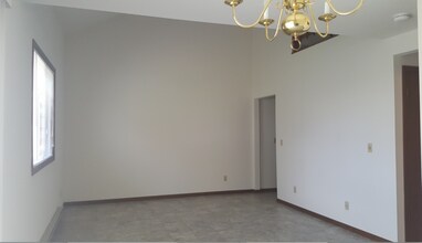 1332 Spring Village Dr in Ontario, OH - Building Photo - Building Photo