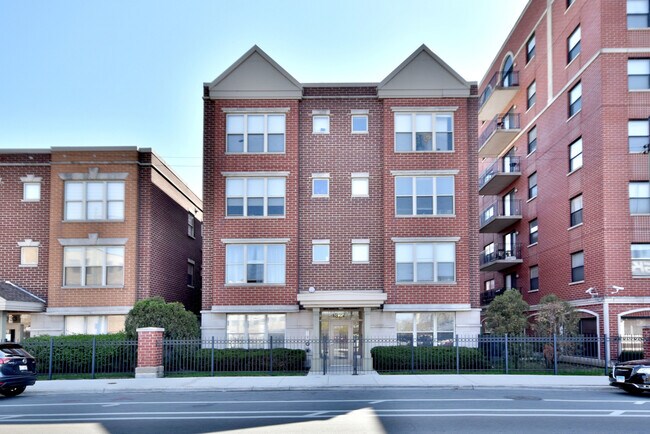 1327 N Halsted St in Chicago, IL - Building Photo - Building Photo