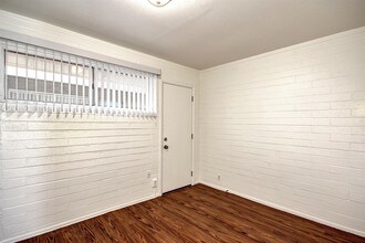 Glenn Isle in Glendale, AZ - Building Photo - Building Photo