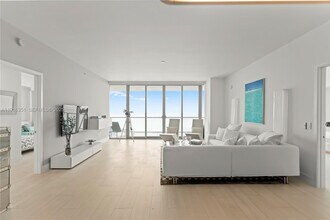 350 Ocean Dr in Key Biscayne, FL - Building Photo - Building Photo