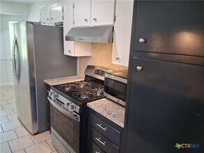 418 Cottonwood Dr in Copperas Cove, TX - Foto de edificio - Building Photo