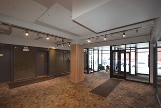 707 W Gordon Ter, Unit 1605 in Chicago, IL - Building Photo - Building Photo